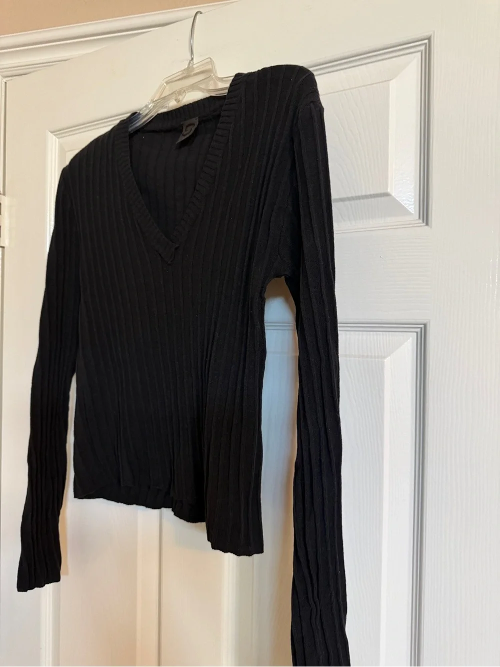 8 BY YOOX Black Ribbed V-Neck Long Sleeve Sweater 100% Cotton Sz S - Picture 2 of 5
